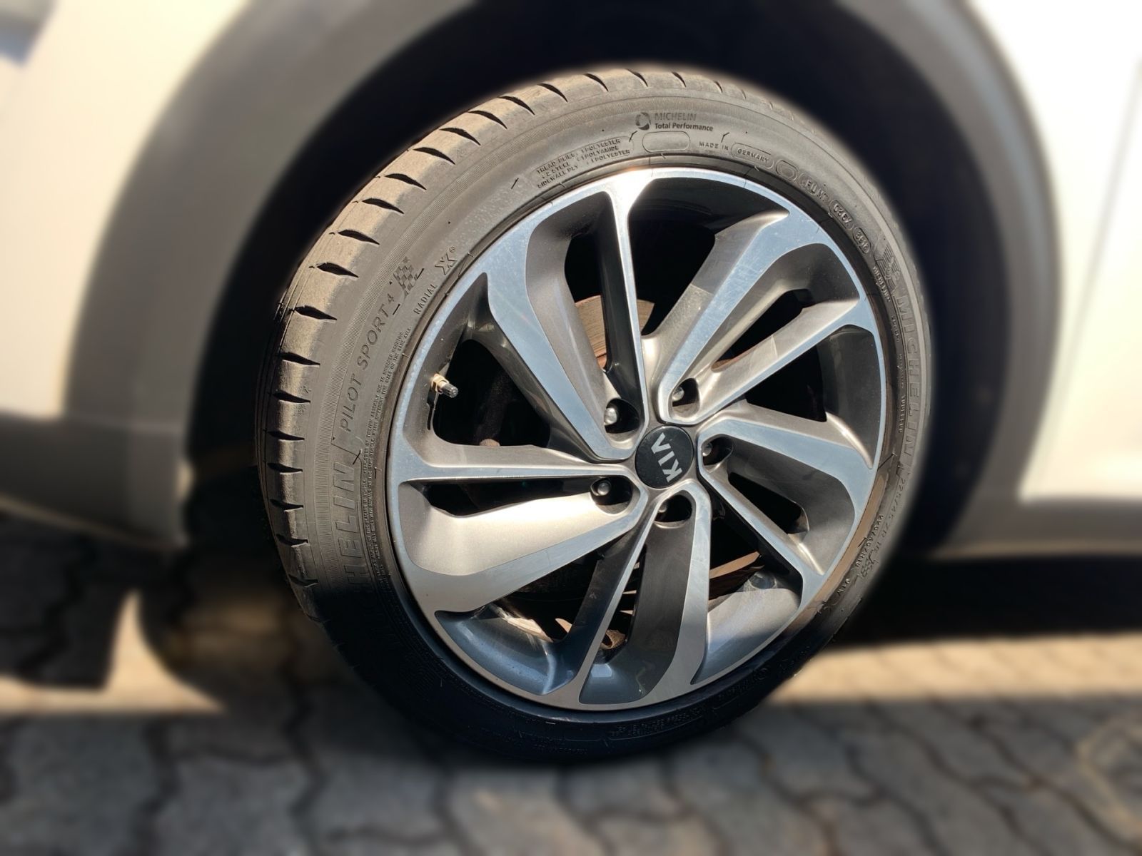 Fahrzeugabbildung Kia Niro 1.6 Hybrid Spririt AHK Leder Navi 1Hd
