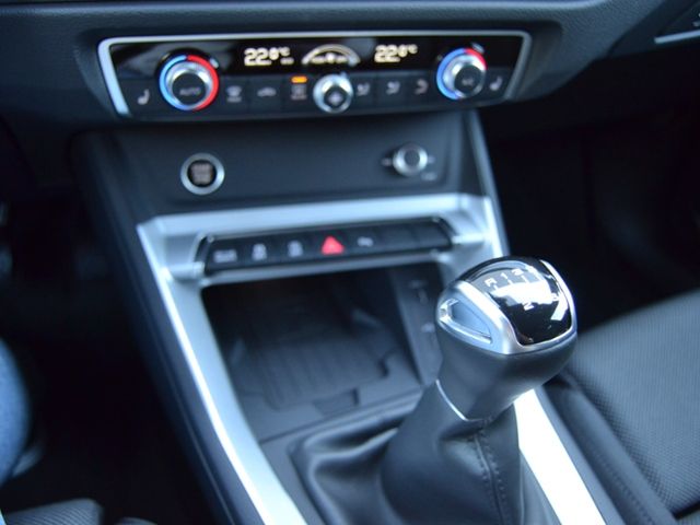 Q3 Sportback 35 TFSI S line OPTIK-SCHWARZ/NAVI/B