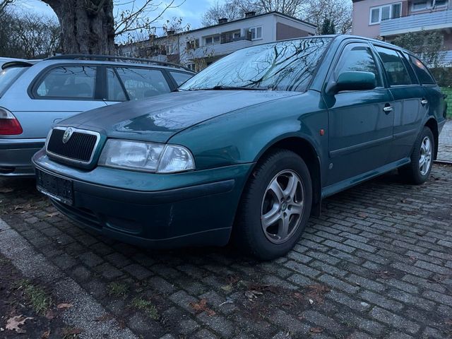 Skoda Scoda Octavia 1.6 SR benzin 1 Hand