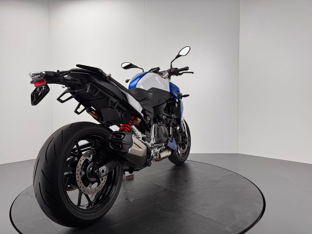 Fahrzeugabbildung BMW F900 R *NEUWERTIG *VOLL *1.HAND
