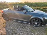 Audi TT Roadster 1.8 TFSI - S-Line, Navi, Sitzheizung - mit Benzin-Antrieb: Grau, Alcantara, Cabrio