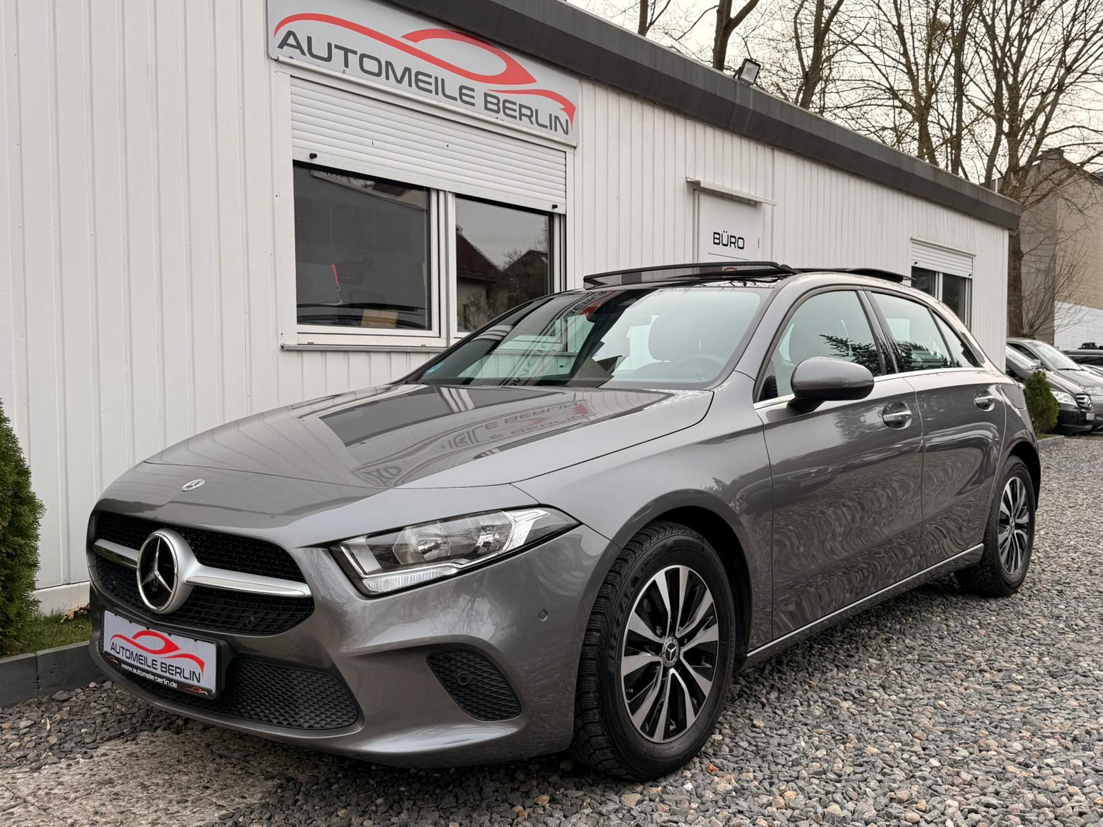 Mercedes-Benz A 200 d 8G-DCT"PANORAMA/KAMERA/STANDHEIZUNG"