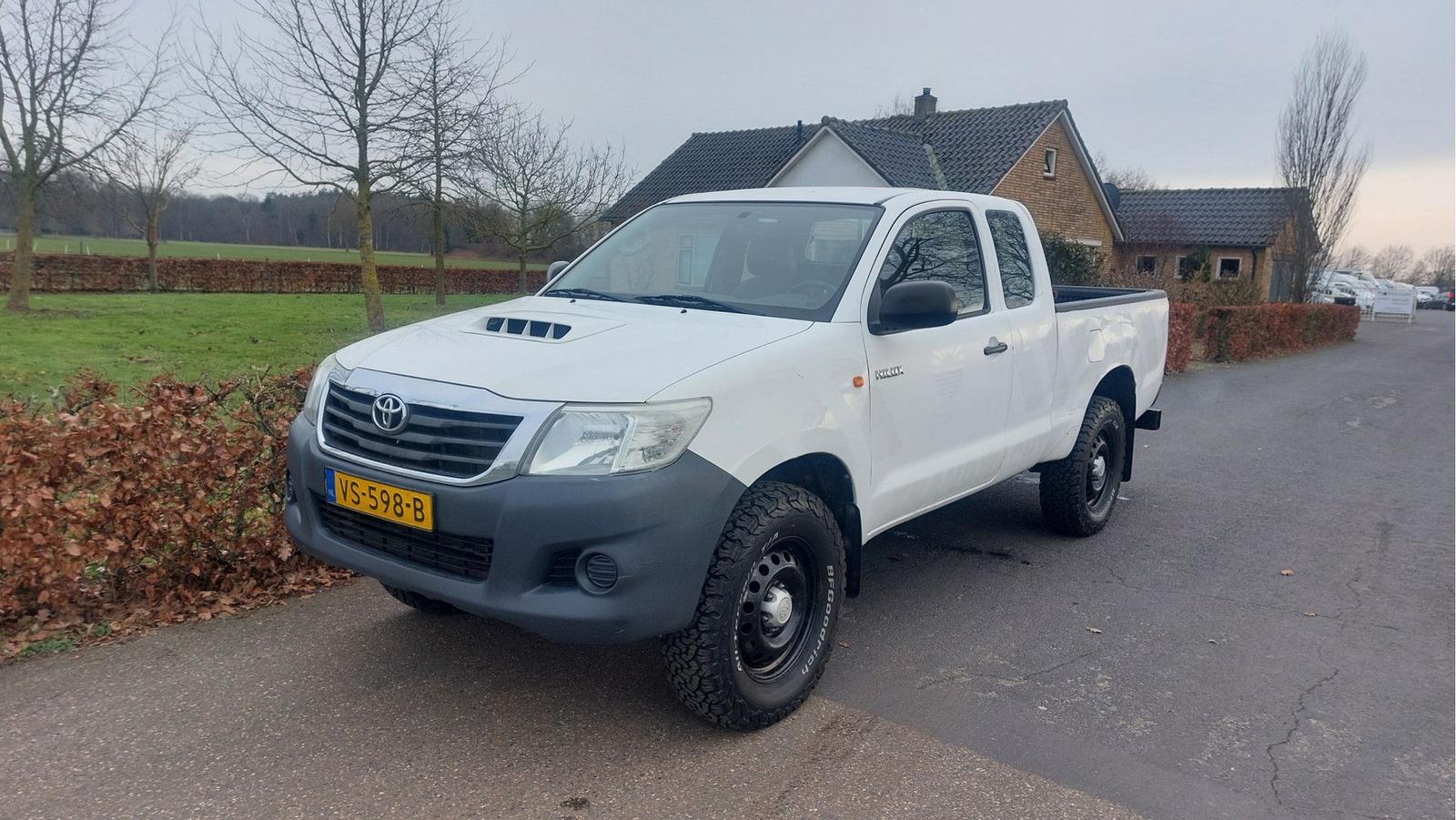 Toyota HiLux 2.5 D-4D VX Xtra Cab AIRCO 4X4 BJ 2015
