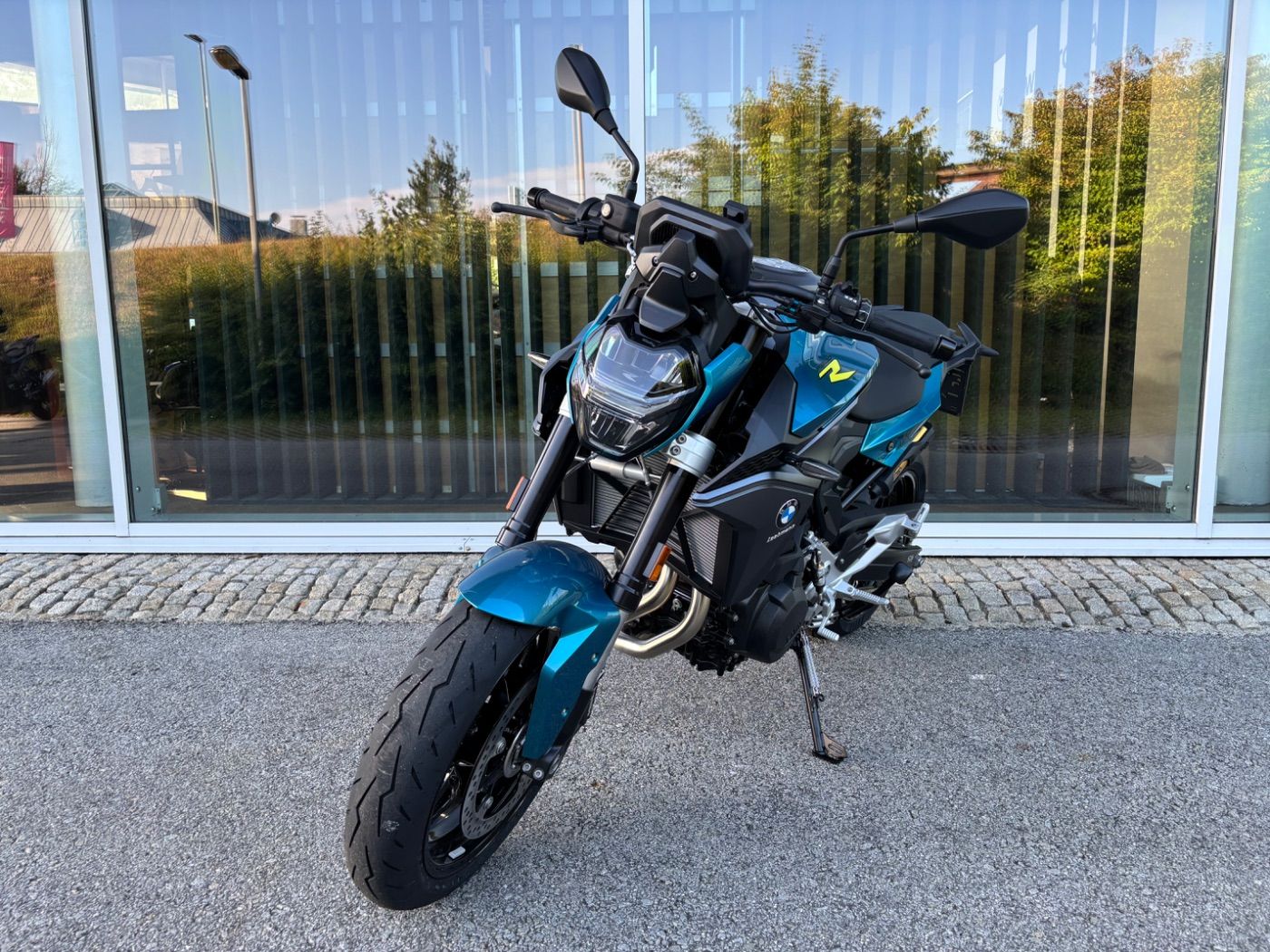 Fahrzeugabbildung BMW F 900 R 2 Pakete