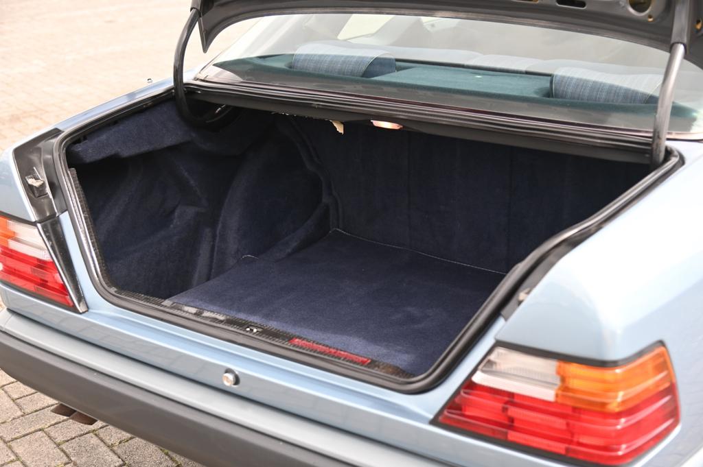 Mercedes-Benz CE 300