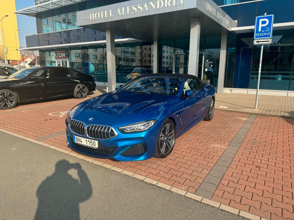 BMW 840