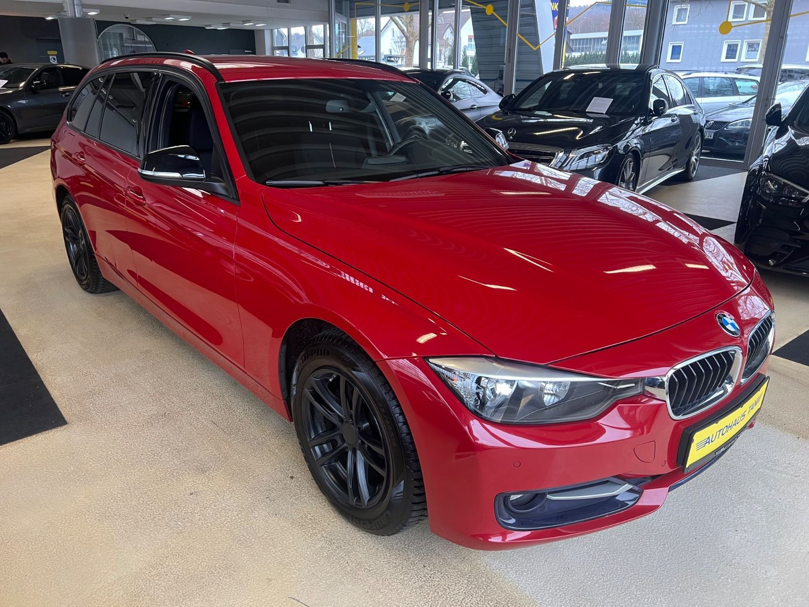 Fahrzeugabbildung BMW 316 i Touring F31 Sportline *NAVI *MELBOURNEROT