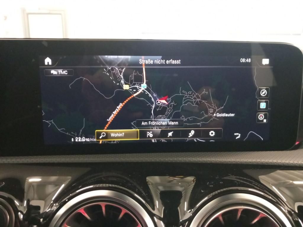 Fahrzeugabbildung Mercedes-Benz CLA 180 Shooting Brake *Navi*SpurH*LED*CarPlay