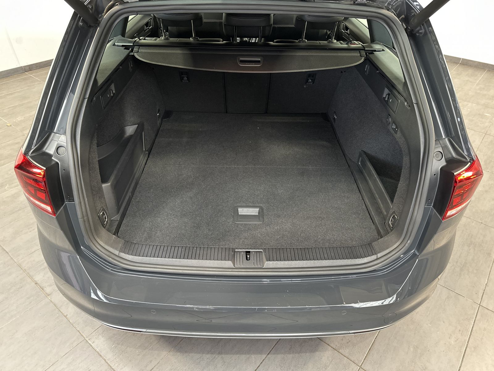 Fahrzeugabbildung Volkswagen Passat Variant 1.4 TSI GTE NAV+LED+AHK+HUD+KAM