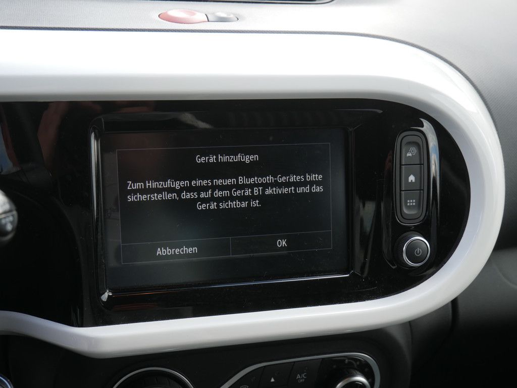 Fahrzeugabbildung Renault Twingo E-Tech KLIMA PDC SHZ RÜCKFAHRKAMERA NAVI