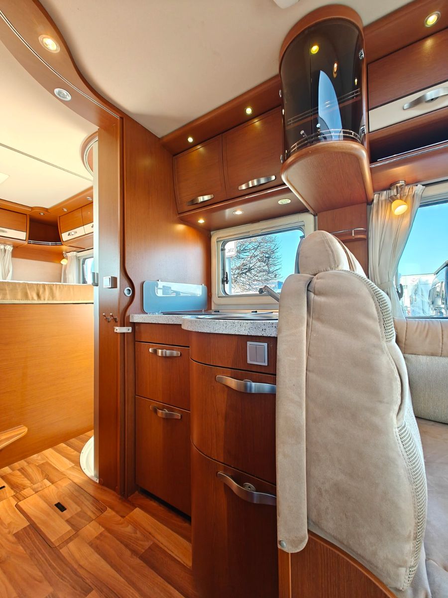 Fahrzeugabbildung HYMER / ERIBA / HYMERCAR B - KLASSE 594 - AUS ERSTBESITZ