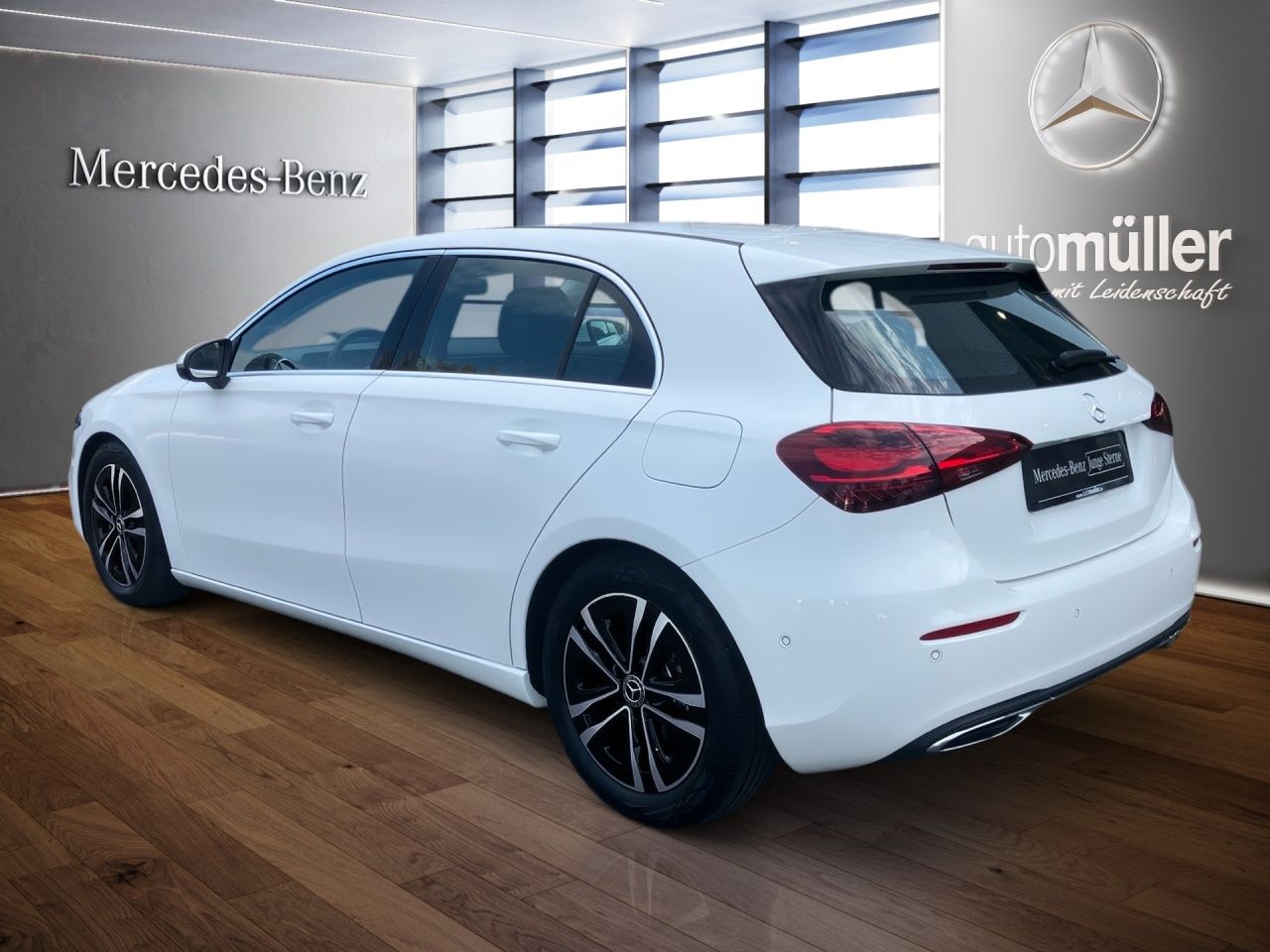 Fahrzeugabbildung Mercedes-Benz A 180 PROGRESSIVE+AHK+LHZG+LED+KAMERA+SHZ++