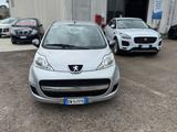 Peugeot PEGEOUT 107 1.0 68CV 5p. - silberne Peugeot 107