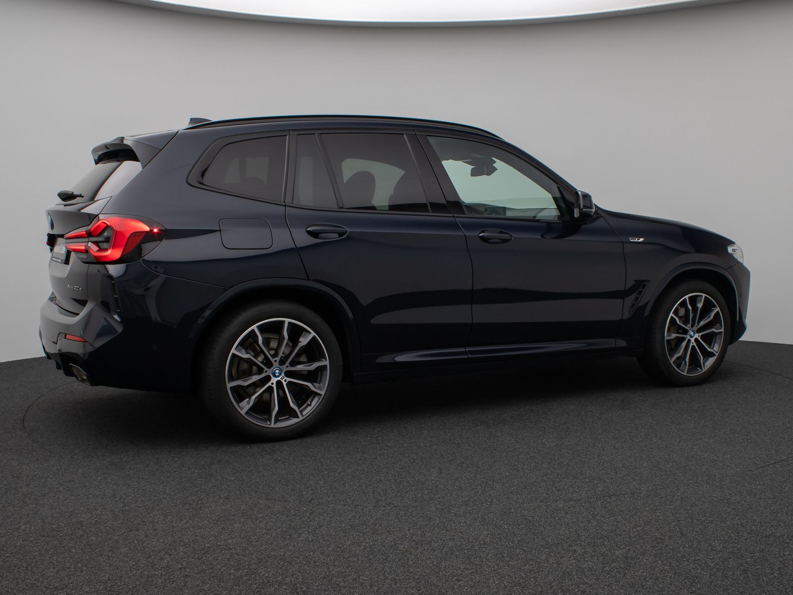 Fahrzeugabbildung BMW X3 xD30e M Sport Kamera DAB DrivAssis LED 20Zoll