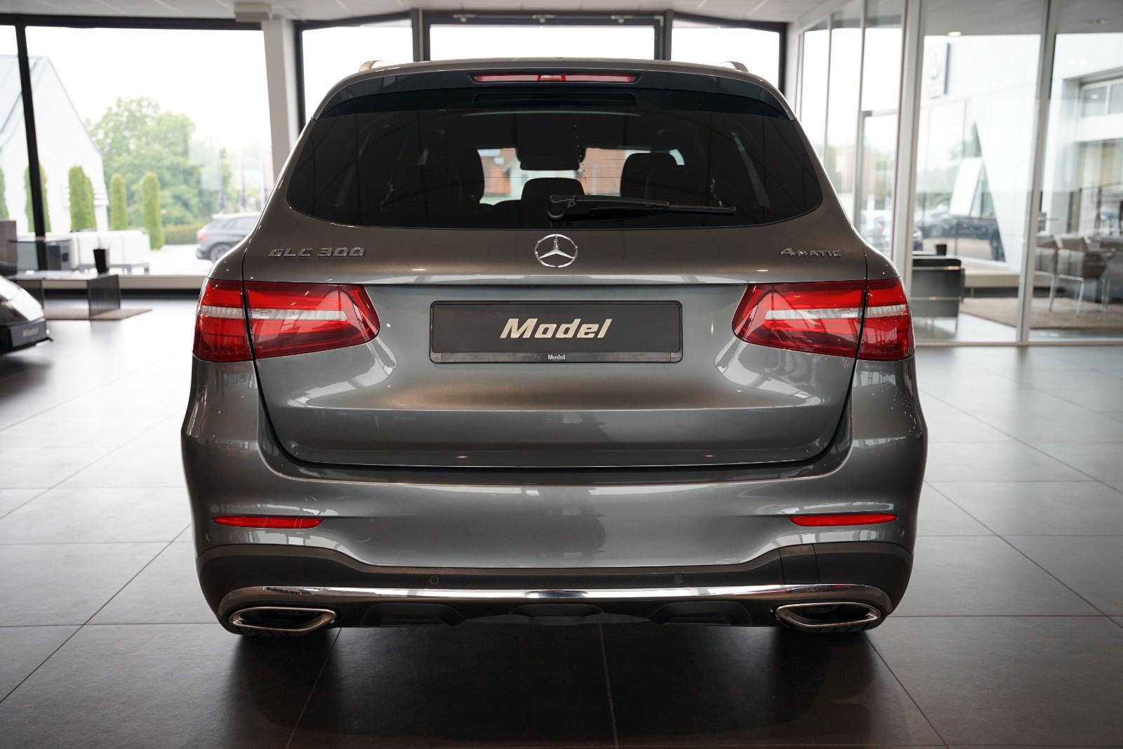 Mercedes-Benz GLC 300 4Matic | AMG | Comand | Pano | AHK