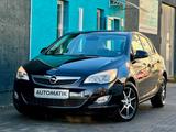 Opel Astra J 115*Automatik*AcAuto*Allwetter*Freispr* - Opel Astra: Limousine, F