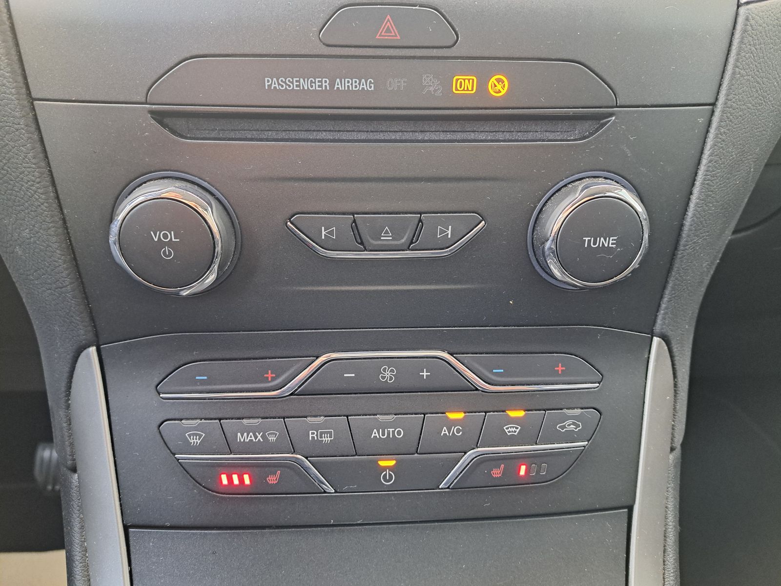 Fahrzeugabbildung Ford Galaxy 2.0 EcoBlue 7-SITZE AUTOMATIK PARK-ASSIST