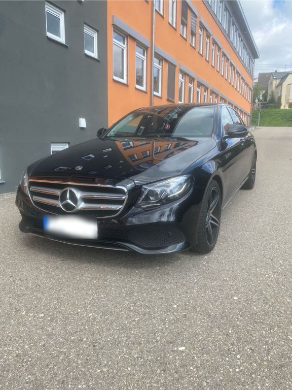 Image of Mercedes-Benz E 220