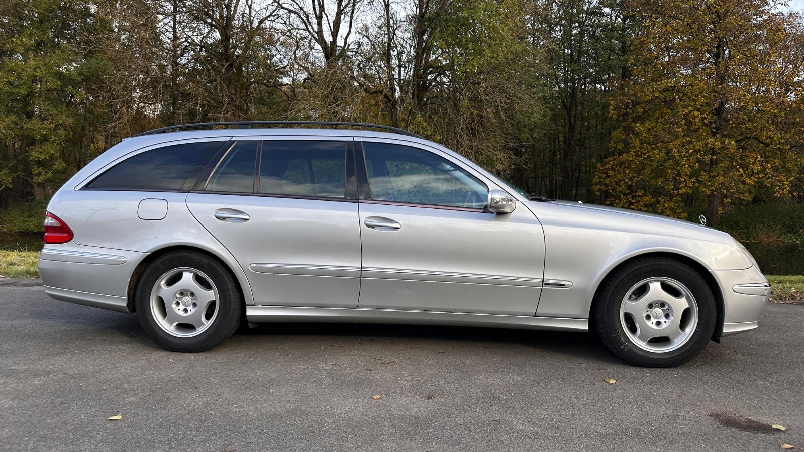 Mercedes-Benz E240 2005 — rear view
