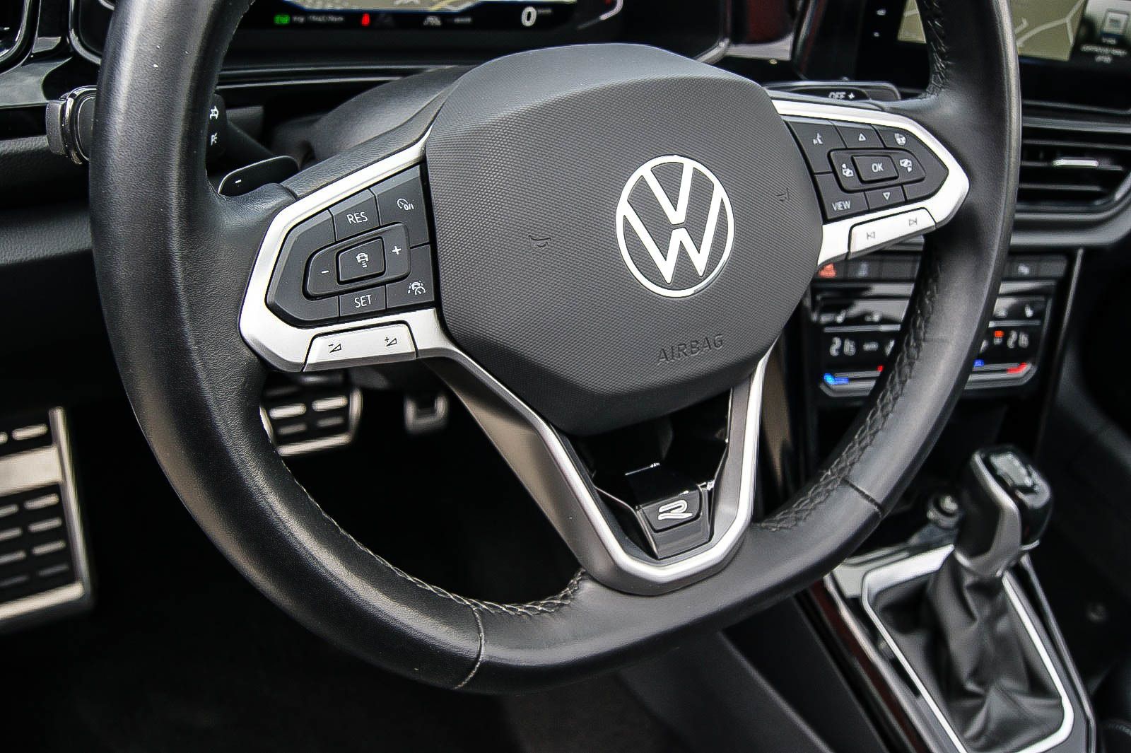 Fahrzeugabbildung Volkswagen T-Roc Cabriolet R-Line Edition Black limited 999
