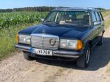 Mercedes-Benz S 123 T Modell 230 4 Gang dB 904 - Mercedes-Benz 230 mit Benzin-Antrieb: Kombi