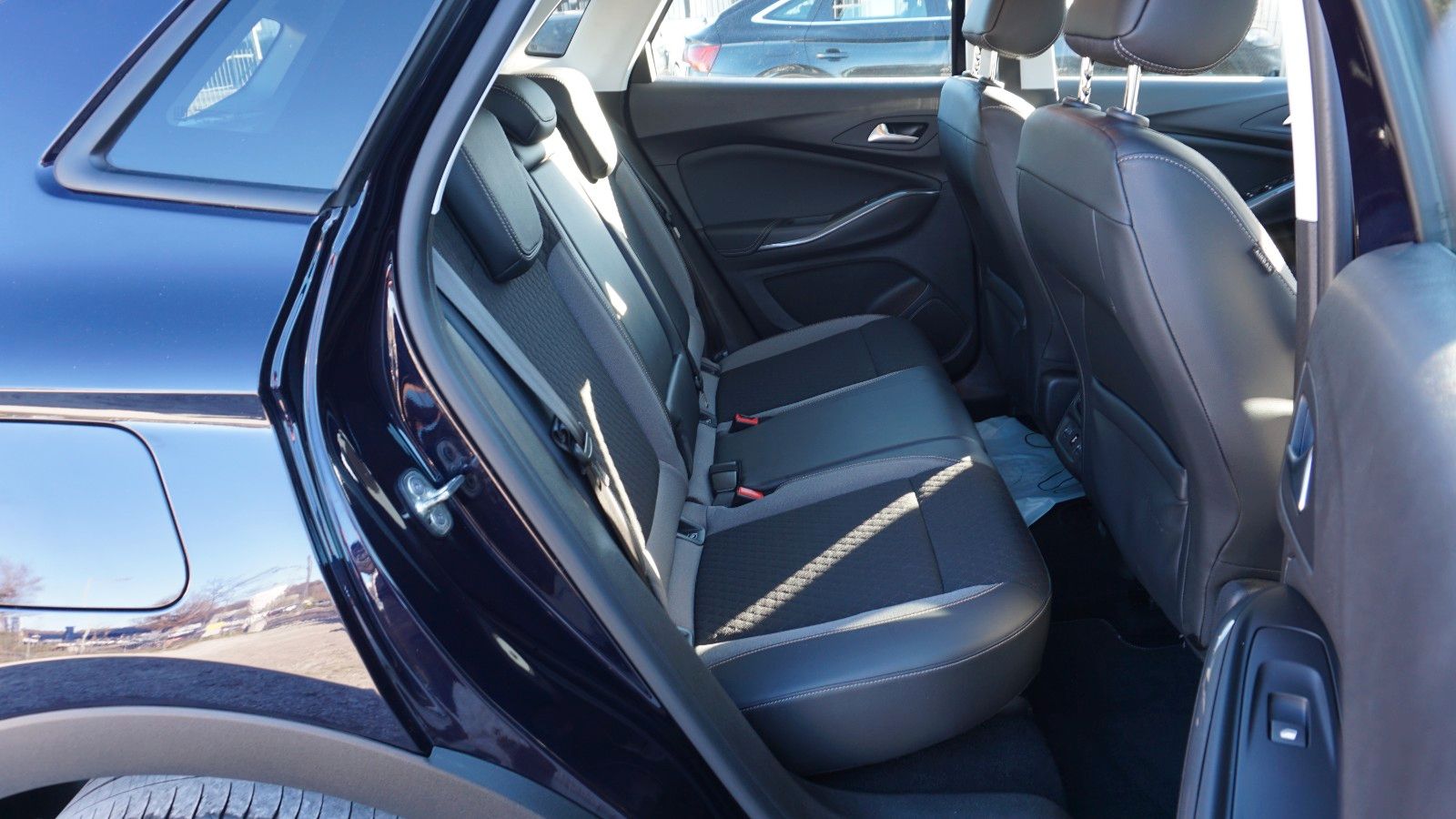 Fahrzeugabbildung Opel Grandland X T.Leder,Navi,Kamera,Bi-LED,SR+WR,AHK