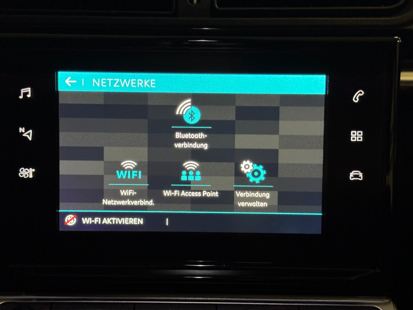 Fahrzeugabbildung Citroën C3 1.6 HDI FEEL COLOR STYLE PAKET NAVI LED VOLL