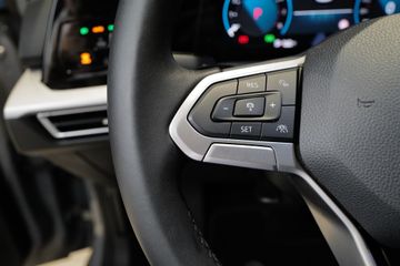 Volkswagen Golf - 12