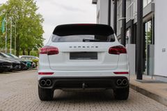 PORSCHE Cayenne S Diesel/ LUFTFAHR. PASM / PDLS+/ BOSE PORSCHE Cayenne S Diesel/ LUFTFAHR. PASM / PDLS+/ BOSE