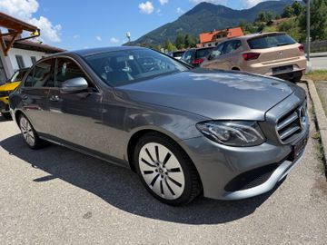Mercedes E 220 - 2