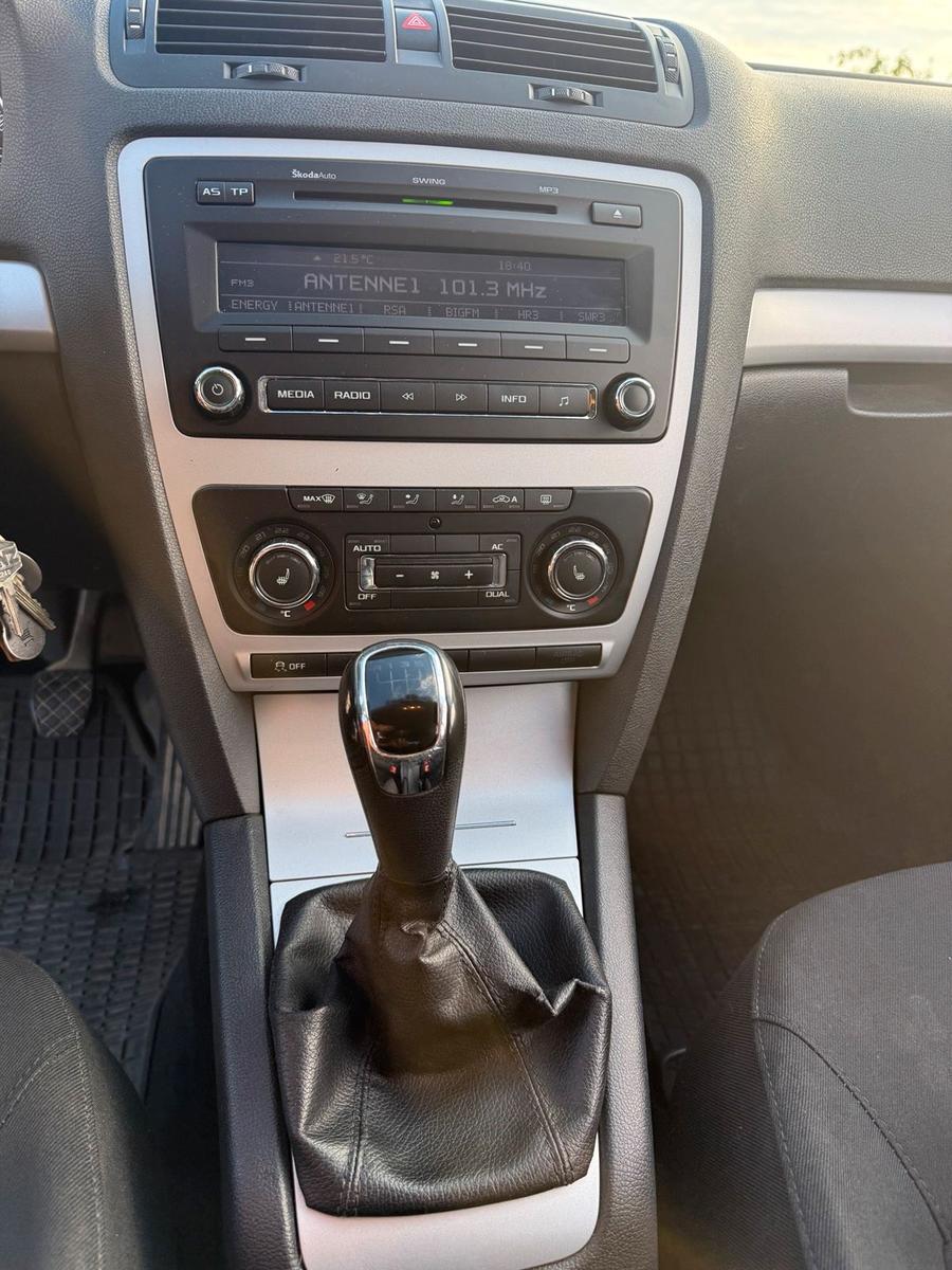 Skoda Octavia 2011 — photo 8