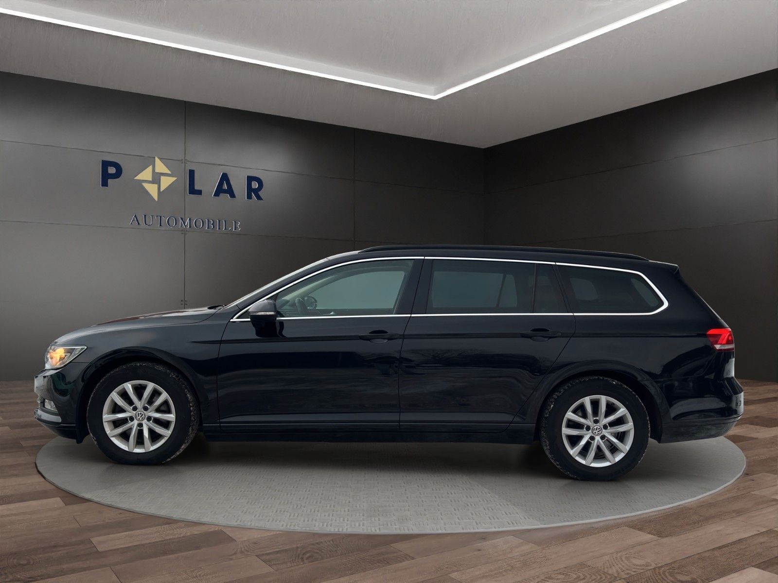 Fahrzeugabbildung Volkswagen Passat Massage/Pano/Sitzheiz/ACC *Zahnriemen neu