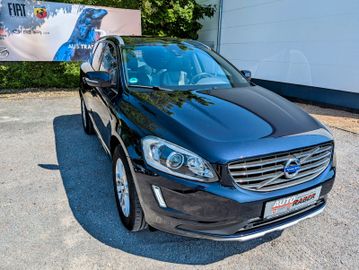 VOLVO XC60 Summum 2WD /Leder/Pano/