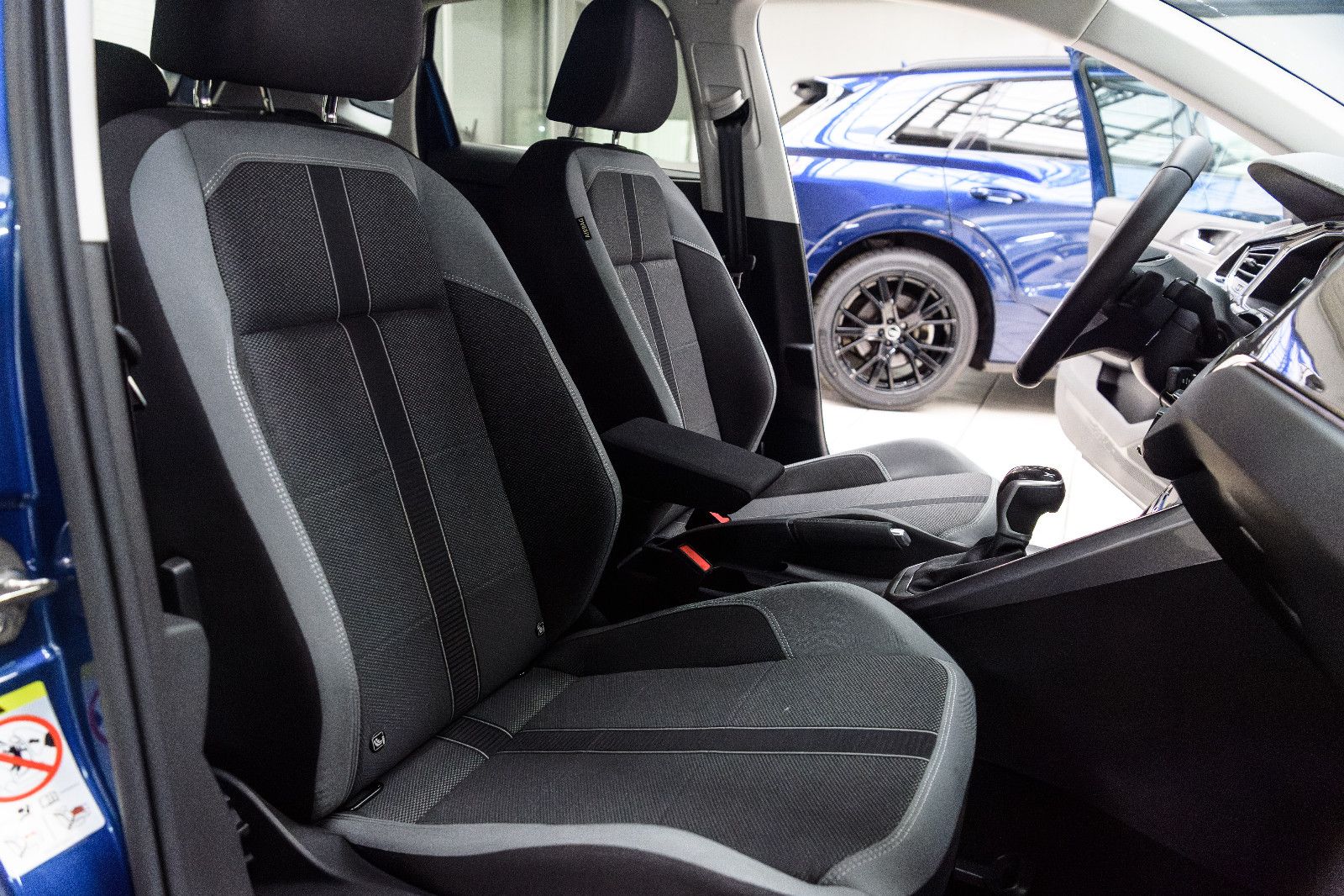 Fahrzeugabbildung Volkswagen Polo Style 1.0l TSI +DSG + Navi + IQ Drive