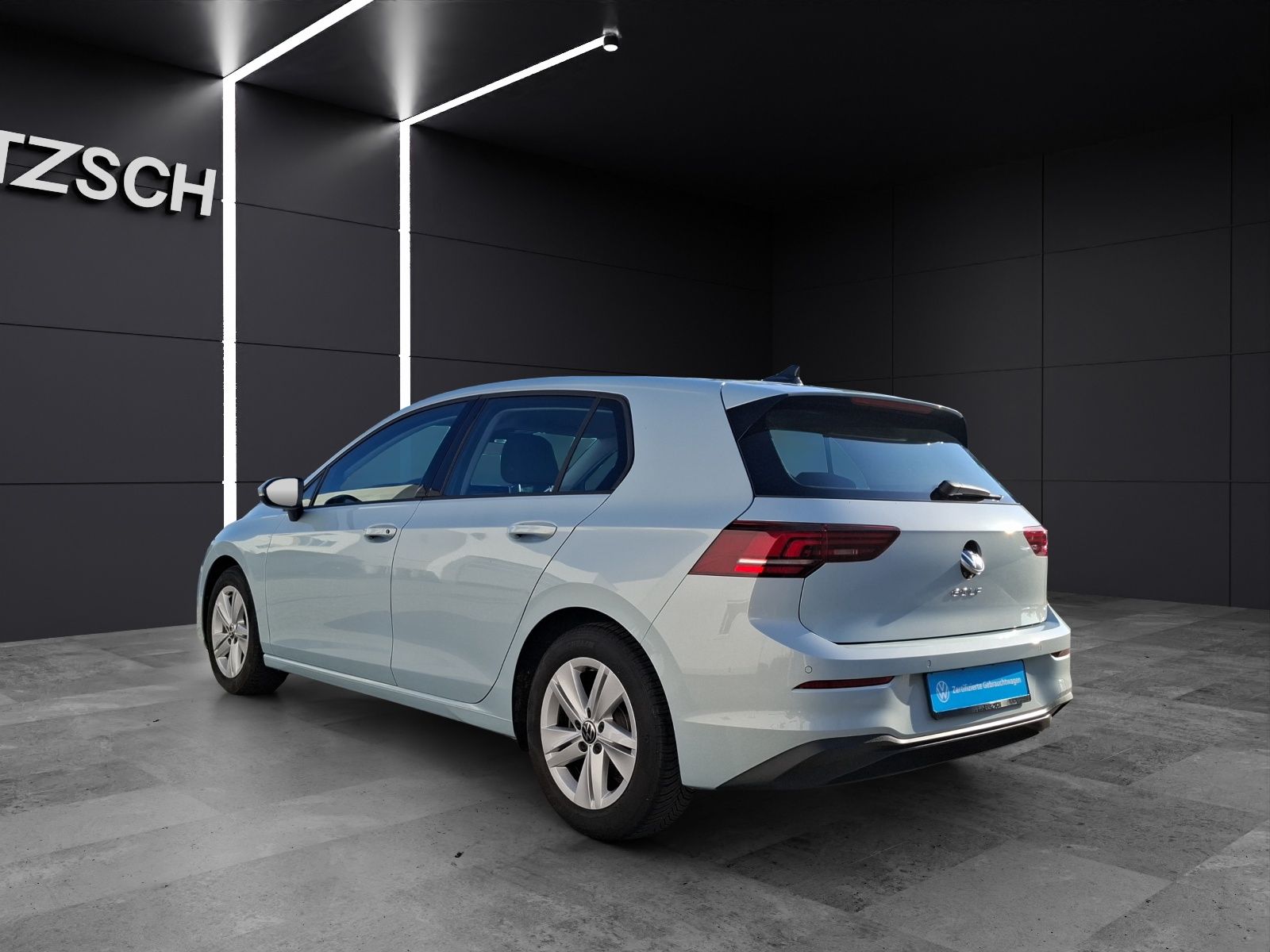 Fahrzeugabbildung Volkswagen Golf VIII TSI Life LED Navi AID ACC RFK HUD SHZ