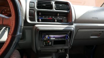 Fahrzeugabbildung Suzuki Jimny  Cabrio JLX 4x4