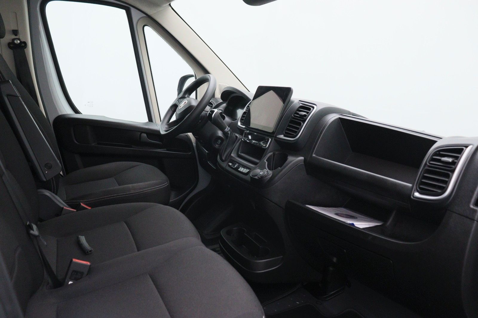 Fahrzeugabbildung Fiat Ducato Serie 8 Multicab 35 L2H1 AT NAVI KAMERA