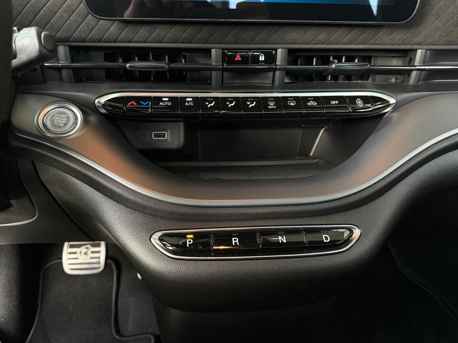 Fahrzeugabbildung Abarth 500e 42kWh Scorpionissima PANO KAM LED