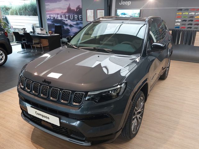 Jeep Compass 1.5 e-Hybrid 130PS SUMMIT *PANO*SHZ*LED*