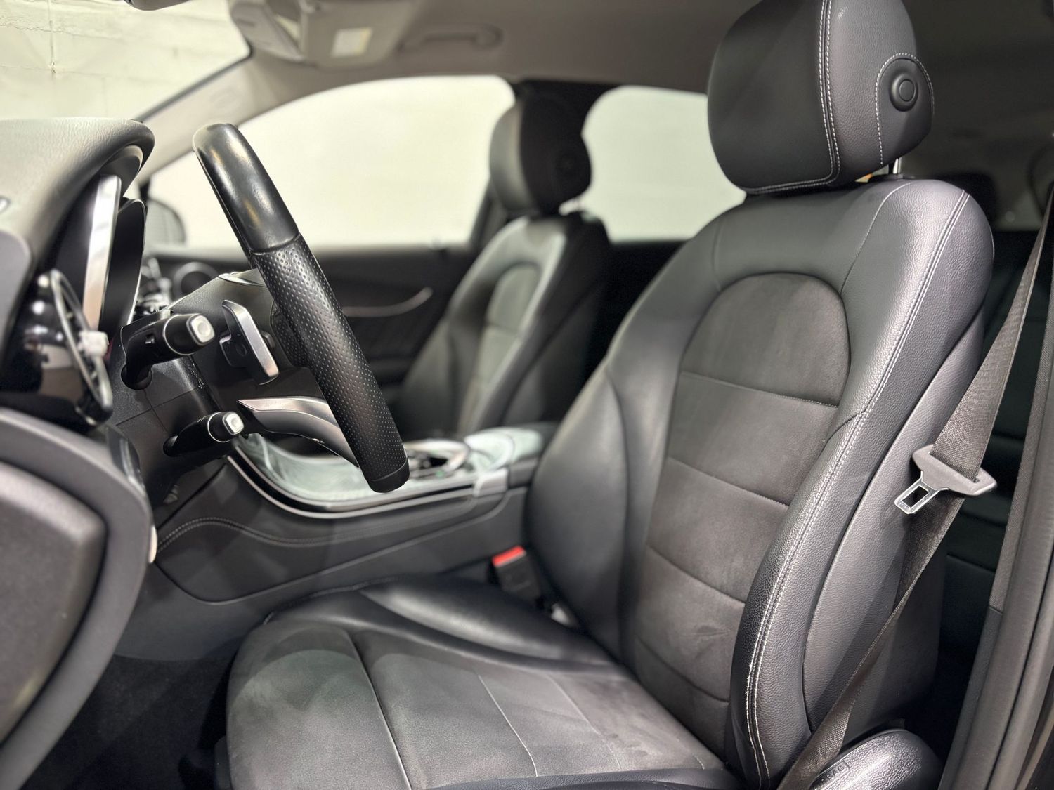 Fahrzeugabbildung Mercedes-Benz GLC 250 d AMG 4Matic#LED#Spur#360°#Alcantara