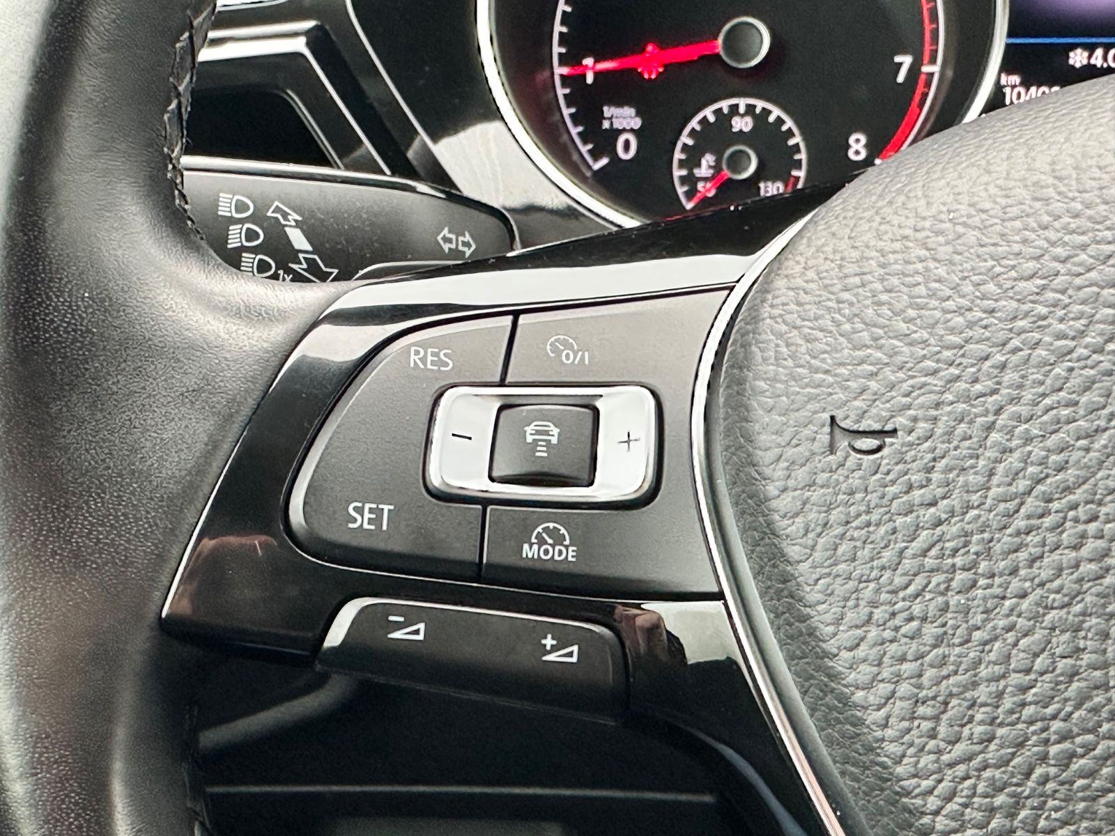 Fahrzeugabbildung Volkswagen Touran Highline Automatik*Navi*Sitzh.*AHK