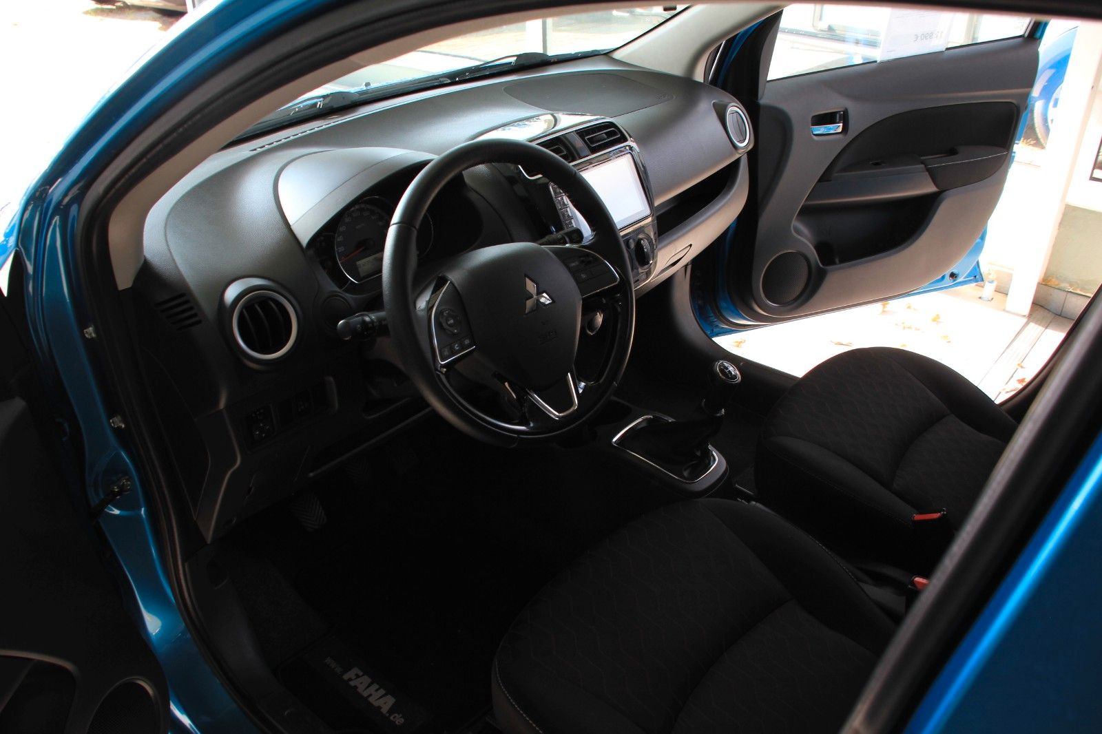 Fahrzeugabbildung Mitsubishi Space Star Select+
