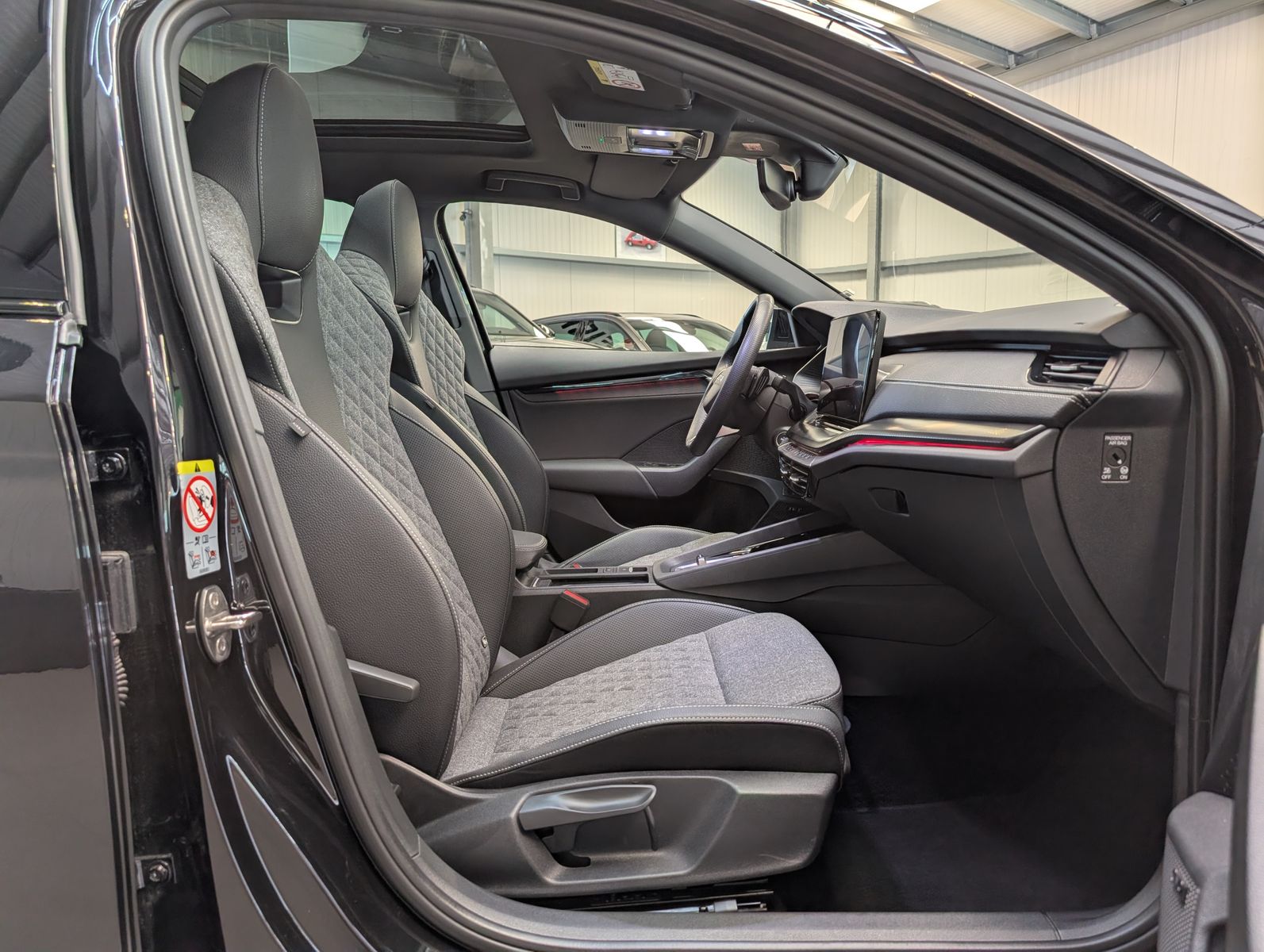 Fahrzeugabbildung SKODA Octavia 2.0 TDI Sportline Matrix Canton Pano ACC