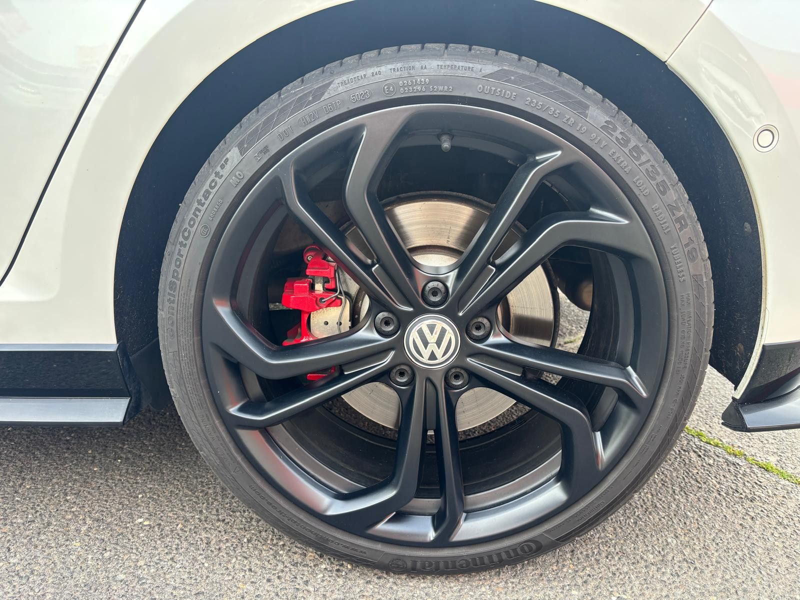 Fahrzeugabbildung Volkswagen Golf GTI TCR AKRAPOVIC-DYNAUDIO-ACC-RFK-DCC-ALC.