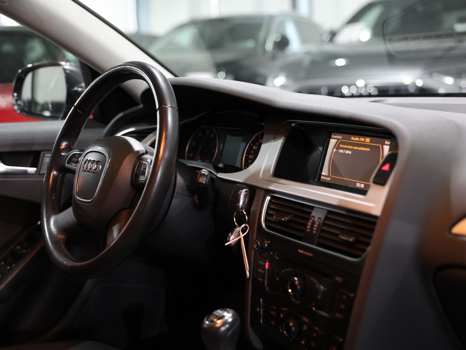 Audi A4 Avant 1.8 TFSI AMBIENTE / PANORAMA / BI-XENON