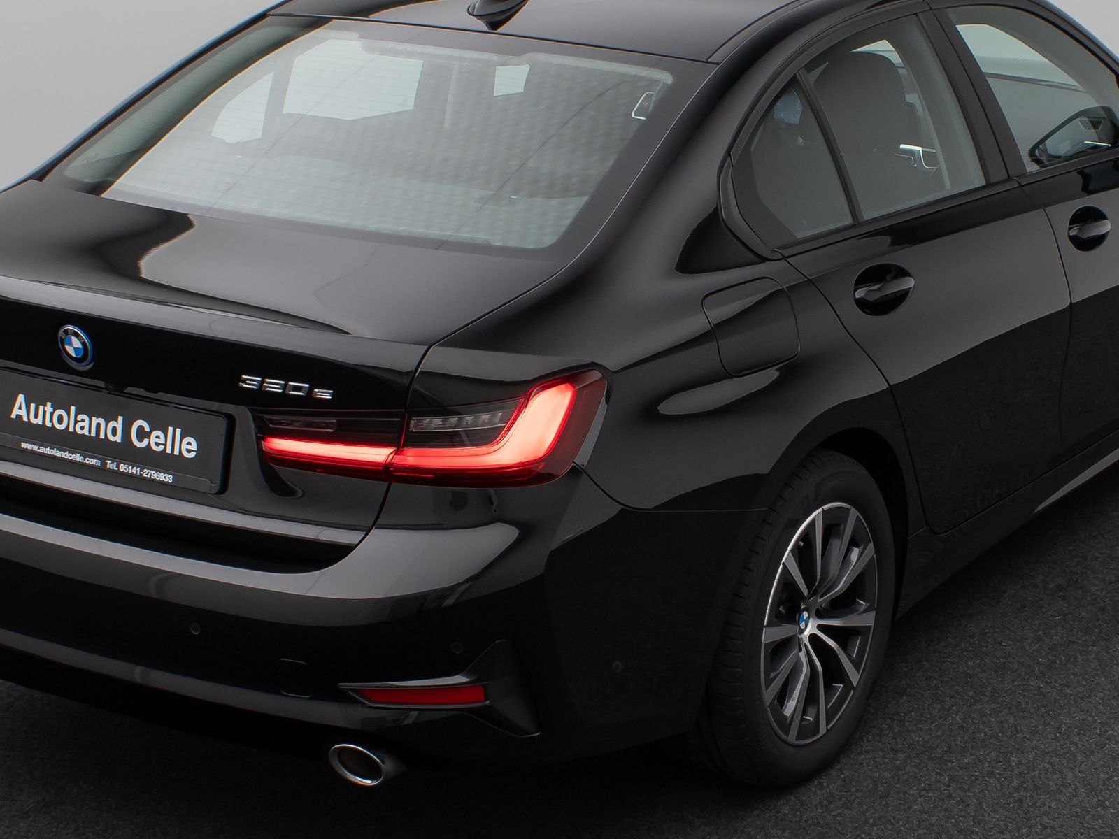 Fahrzeugabbildung BMW 320e Kamera DAB HiFi Lenkradheizung Alarm Parkas