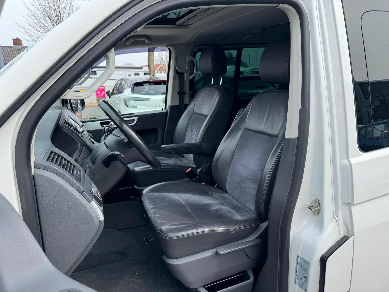 Volkswagen T5 Multivan Edition 25 2.0 TDI 179 ch BVA / 7 places / Alcantara / Toit panoramique / Chauffage auxiliaire