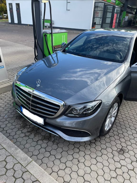 Image of Mercedes-Benz E 220