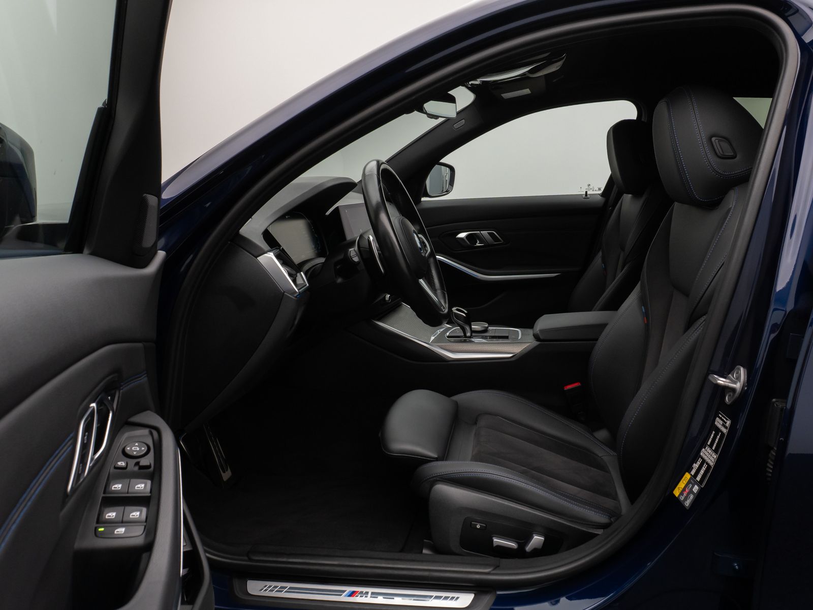 Fahrzeugabbildung BMW 330e  M Sport Laser Kamera HUD DAB HiFi Komfort