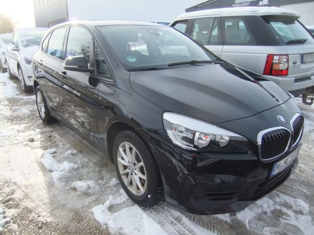 BMW 218i Active Tourer Navi PDC Automatik